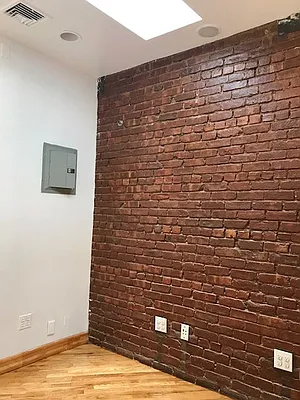 Rented by G2 Realty Group LLC | media 26