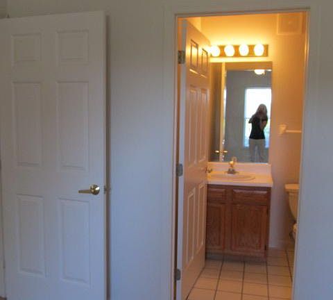 5th image of 8913 Fox Glove Way