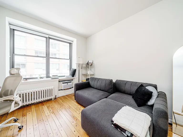 400 W 25th St #5D — Photo 3