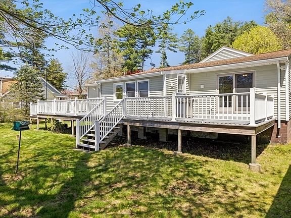 3rd image of 74 Lakeview Ave