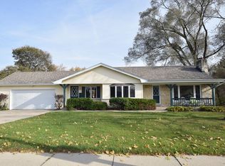 3300 N Mayfair Rd, Wauwatosa, WI 53222