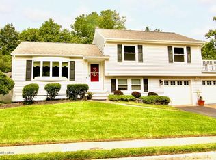 5 Dianne Dr, Neptune, NJ 07753