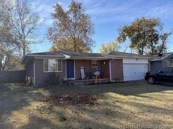 8936 E 33rd Pl, Tulsa, OK 74145