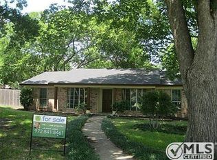 913 Meadowside Cir, Garland, TX 75043