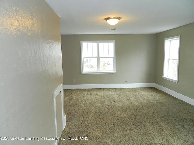 1126 W Michigan Ave — Photo 16