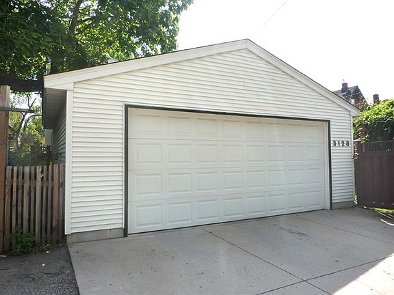 5th image of 3128 Harriet Ave