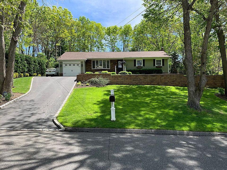 1st image of 51 Laurel Dr