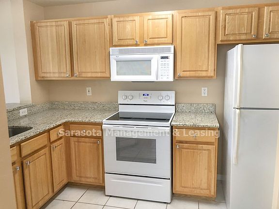 4th image of 5700 Bentgrass Dr Unit 201