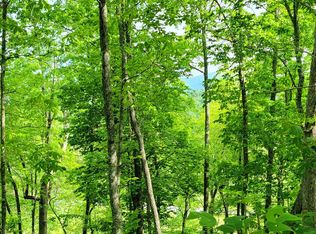 4 Oak Forest Cir, Hayesville, NC 28904