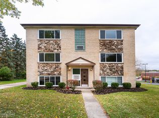538 Eichler Dr APT 2N, West Dundee, IL 60118