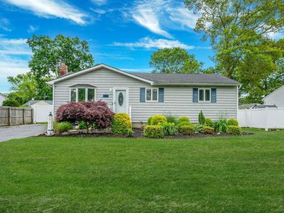 80 Breston Drive E, Shirley, NY, 11967