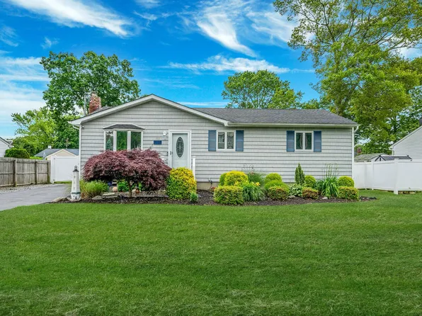 80 Breston Drive E, Shirley, NY 11967