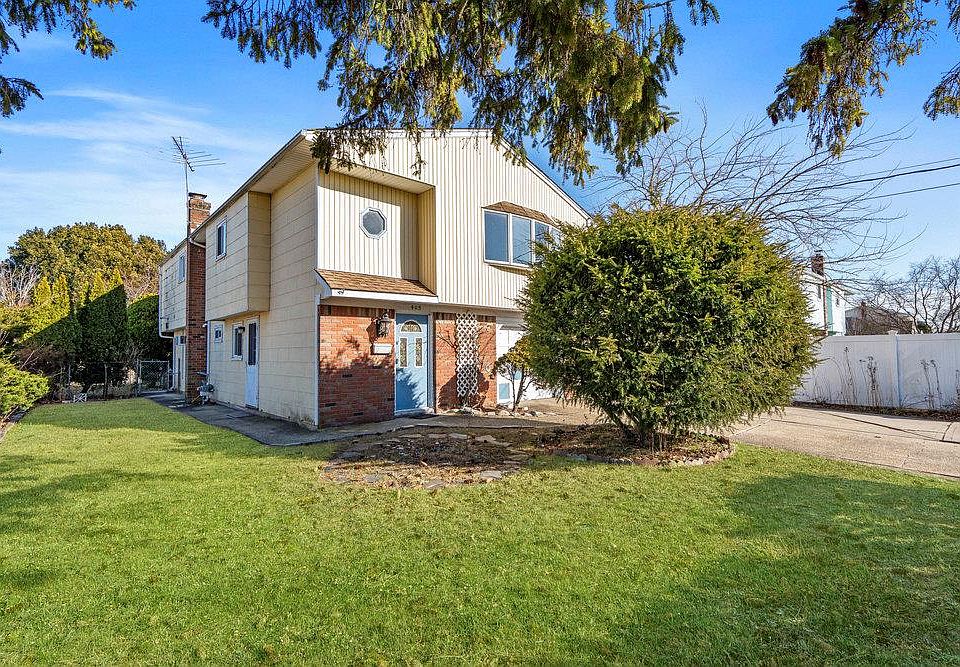 1st image of 405 Massapequa Avenue