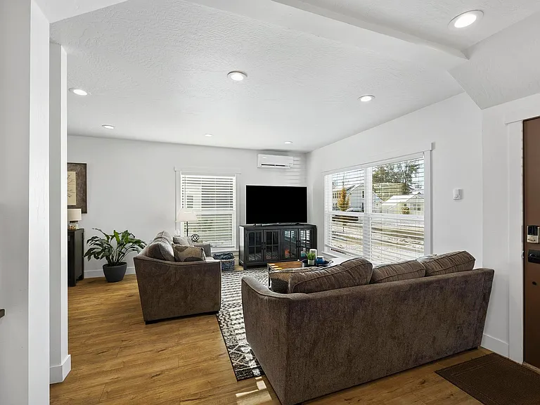 828 N 6th St — Photo 20