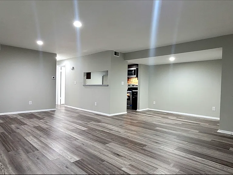 Flowerdale Apartments — Photo 1