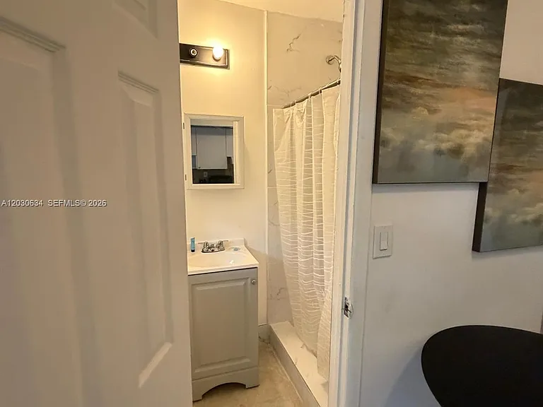 119 SE 9th St #12 — Photo 9