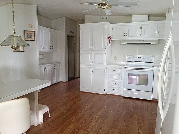 3rd image of 442 Martinique Dr #313