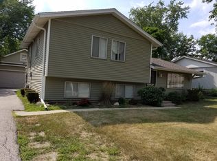 2372 N Irene Dr, Palatine, IL 60074