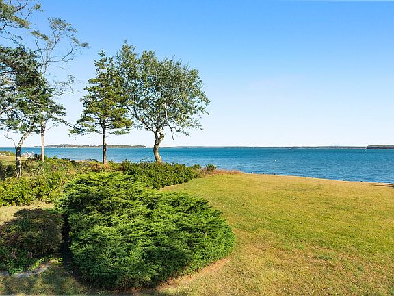 4th image of 20 E Harbor Dr