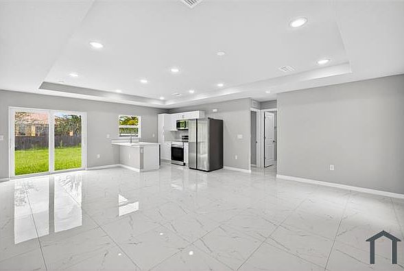 1st image of 214 Lausanne Ave