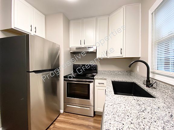 2nd image of 412 Hagood St #3A