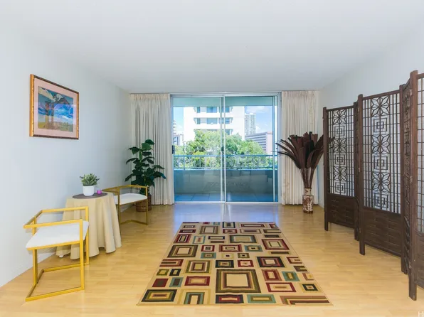 2949 Ala Ilima St APT 401, Honolulu, HI 96818