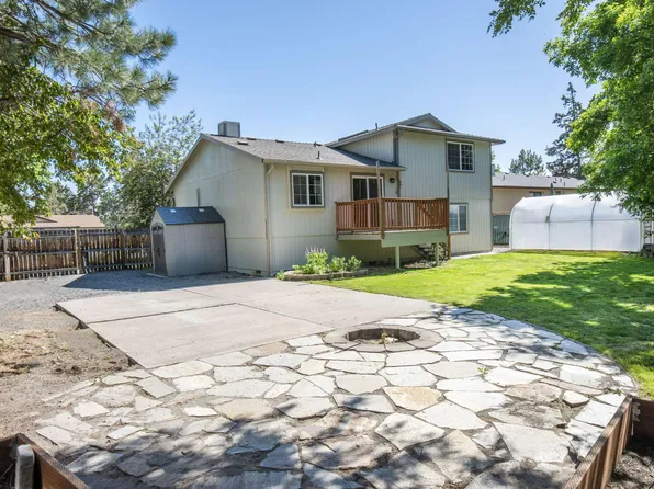 2092 NE Wells Acres Rd, Bend, OR 97701