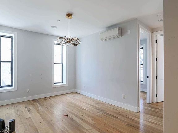 3rd image of 717 De Kalb Ave #4R