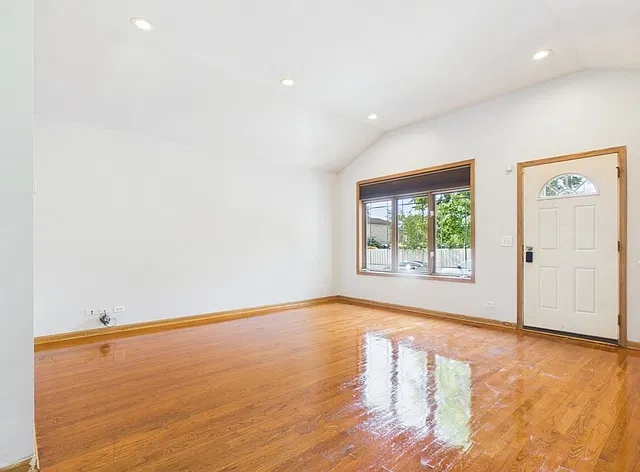 4 bed, 1171 sqft, $3,200 — Photo 3