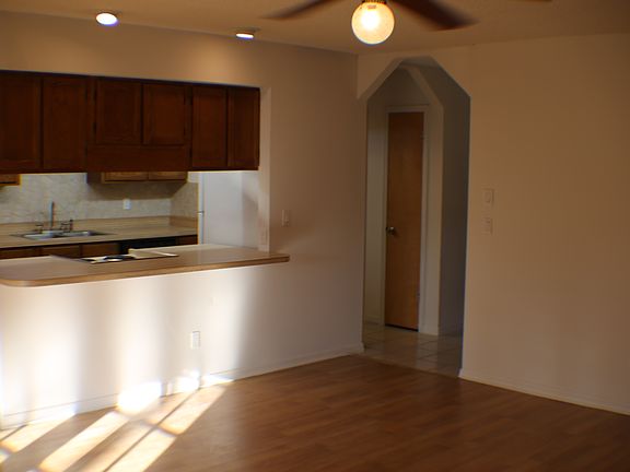 3rd image of 315 10th Ct