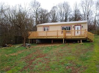 4 Smith Dr, Thomasville, NC 27360