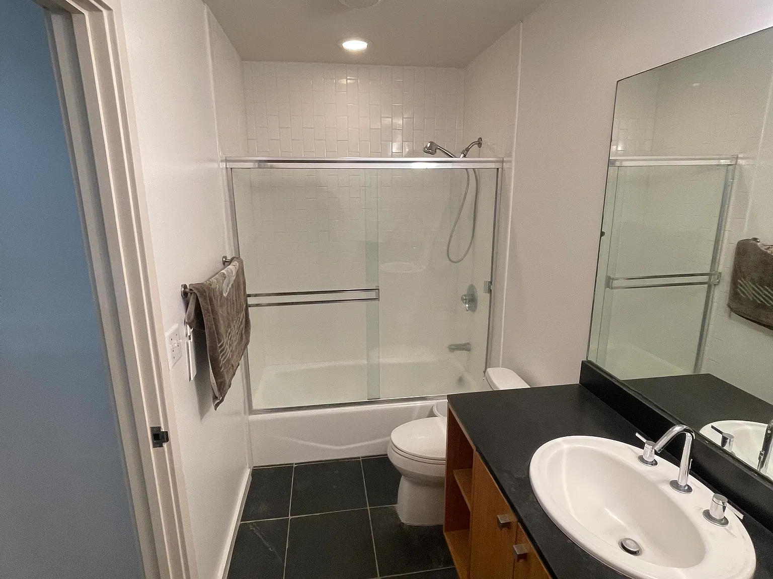3 bed, 3.5 bath, 1800 sqft, $1,100 — Photo 3
