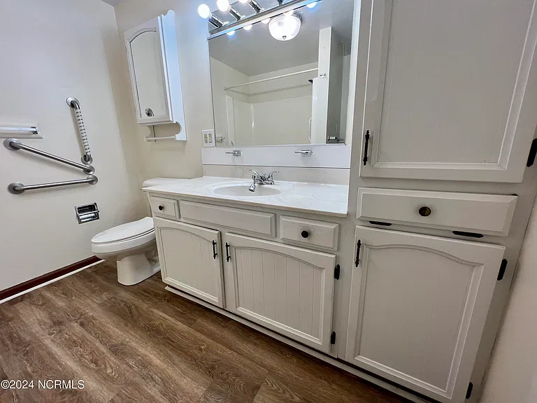 1221 Riverside Ave #105 — Photo 6