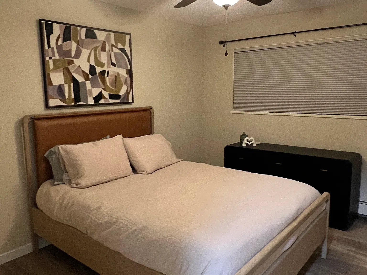 2 bed, 870 sqft, $1,900 — Photo 1