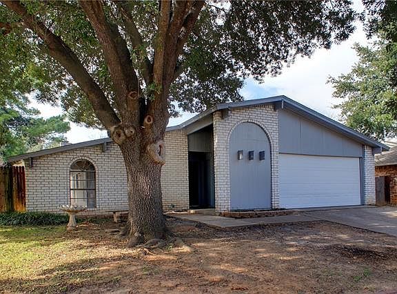 2nd image of 2700 Crestmoor Ct
