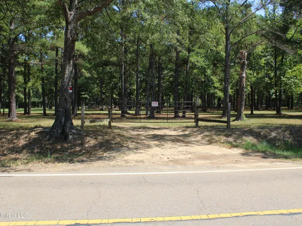 1762 N Old Canton Rd, Canton, MS 39046