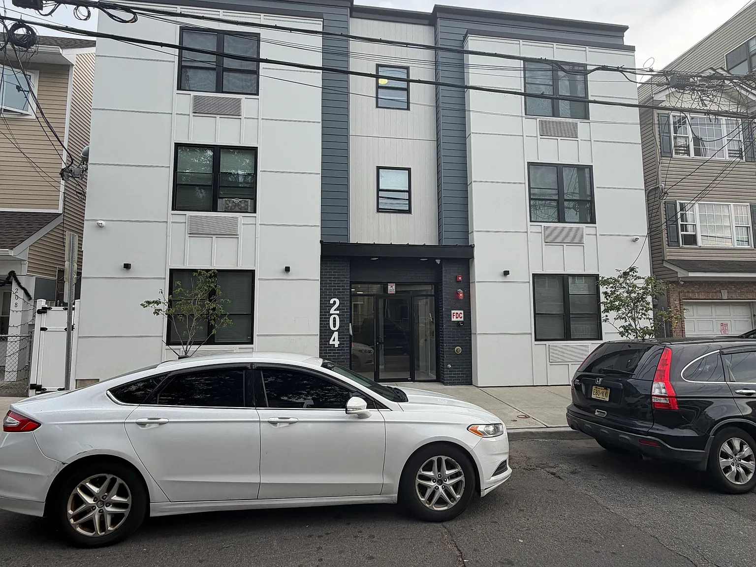 204 Harrison St — Photo 1