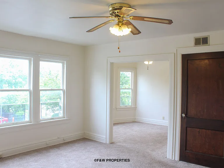 1560 E. Broad St. — Photo 38