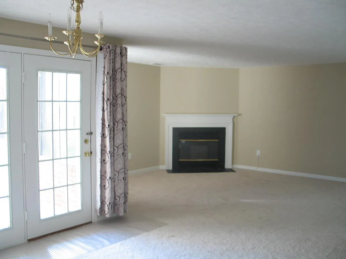 2 bed, 1008 sqft, $2,000 — Photo 1