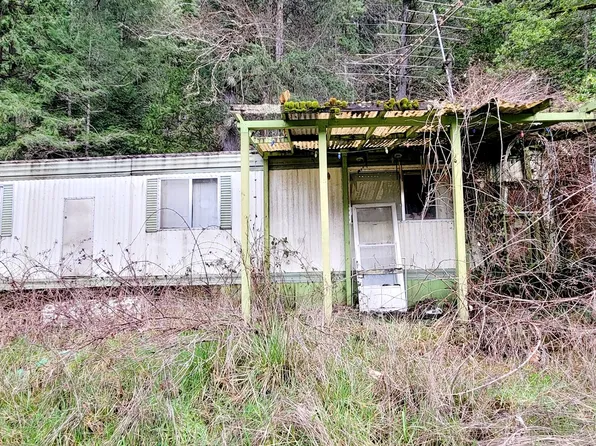 416 Starbuck Ln, Myrtle Creek, OR 97457