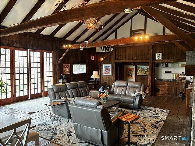 18 Platts Hill Rd — Photo 2