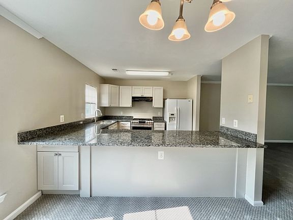 5th image of 4815 Tothill Dr