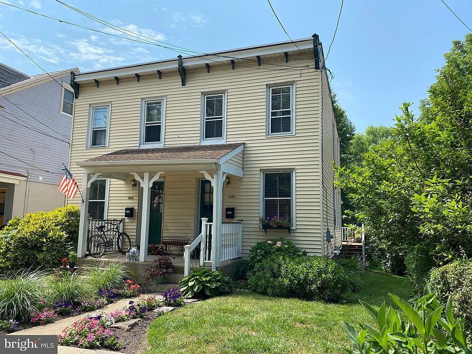 1st image of 442 E Washington Ave
