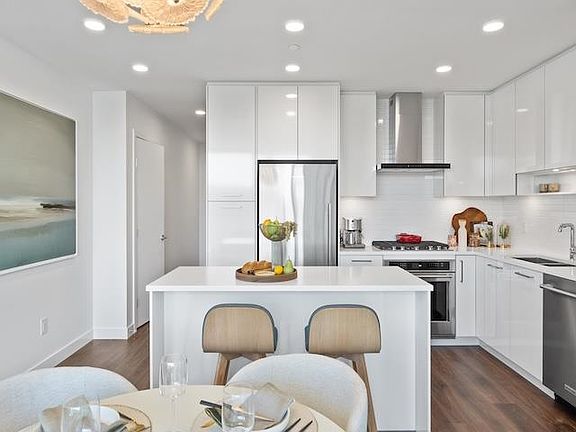 4th image of 518 Clarke Rd #3608