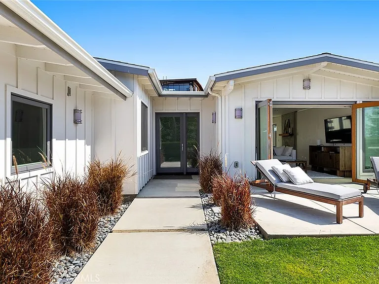 30872 Marilyn Dr — Photo 2