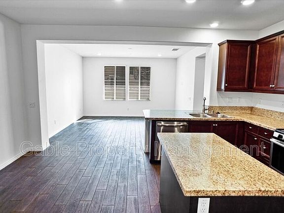 3rd image of 28819 Calle De La Paz Dr