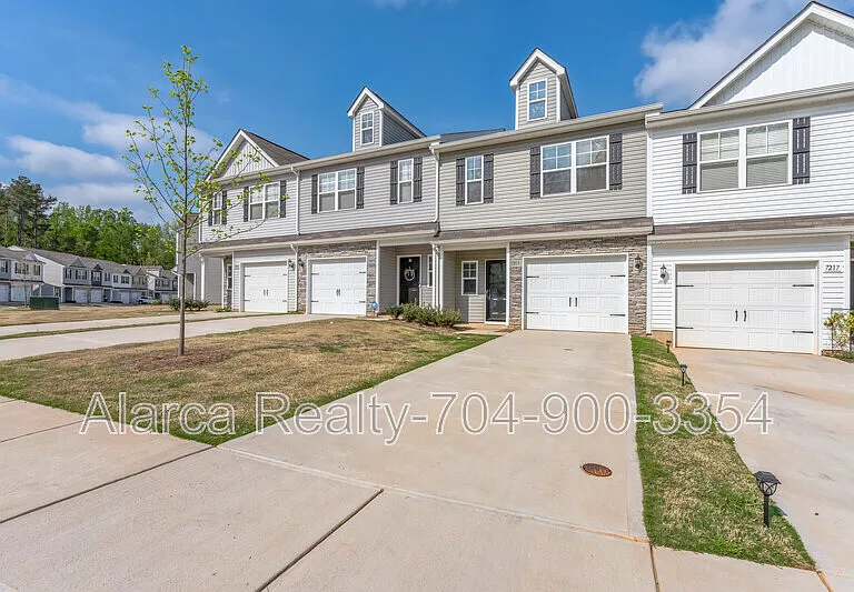 7213 Somerford Rd — Photo 1