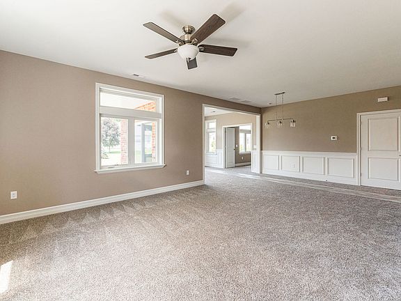 4th image of 437 Stearn Dr #437