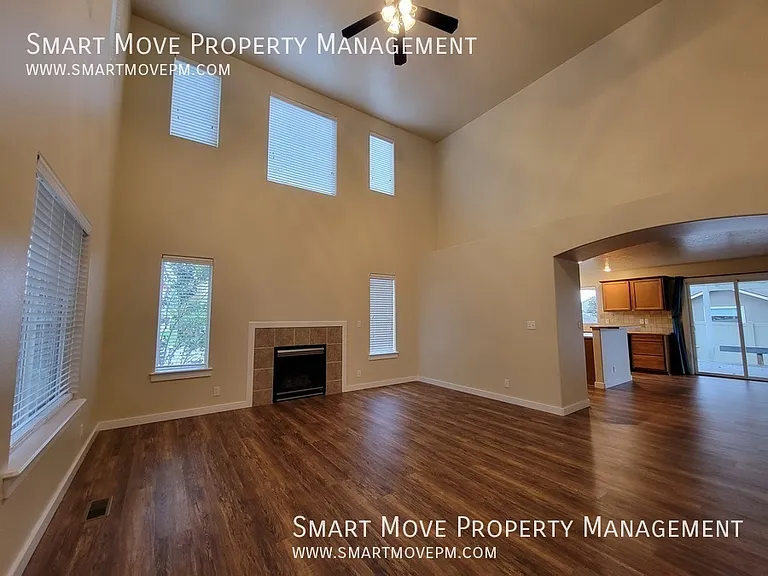 1236 E Pisa St — Photo 2