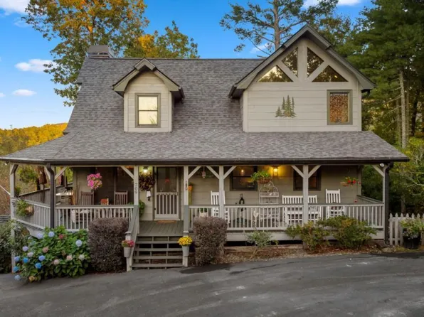 709 Laurel Creek Trl, Blue Ridge, GA 30513